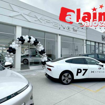 Xpeng_Decoracao_Stand_Automoveis_Decor_Alain_Baloes_Arcada_Portugal_loja