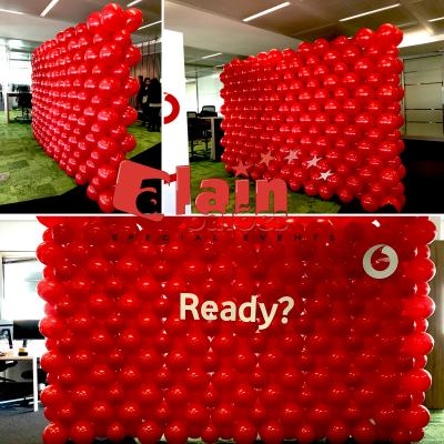 Vodafone_Brand_Activation_wall_balloon_decor_Alain_Baloes