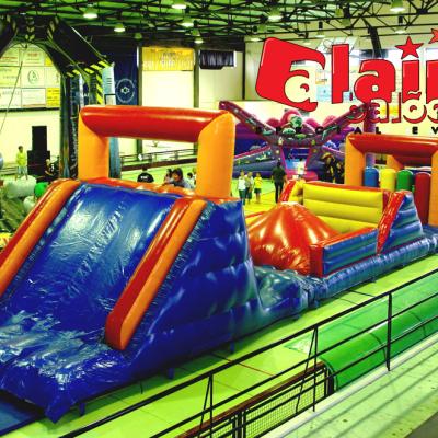 Grande_Pista_Multi_Ostaculos_Insuflaveis_valença_Pavilhão_Extremo_Divertimento_Desportivos_Alain_Baloes_Special_Events